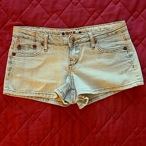 Zanadi low rise denim jean shorts size 9